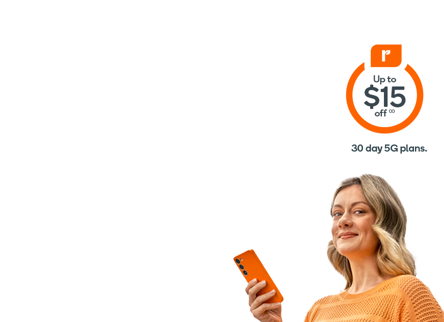 Lady smiling with an Everyday Mobile plan