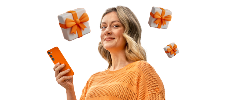 Lady smiling with an Everyday Mobile plan